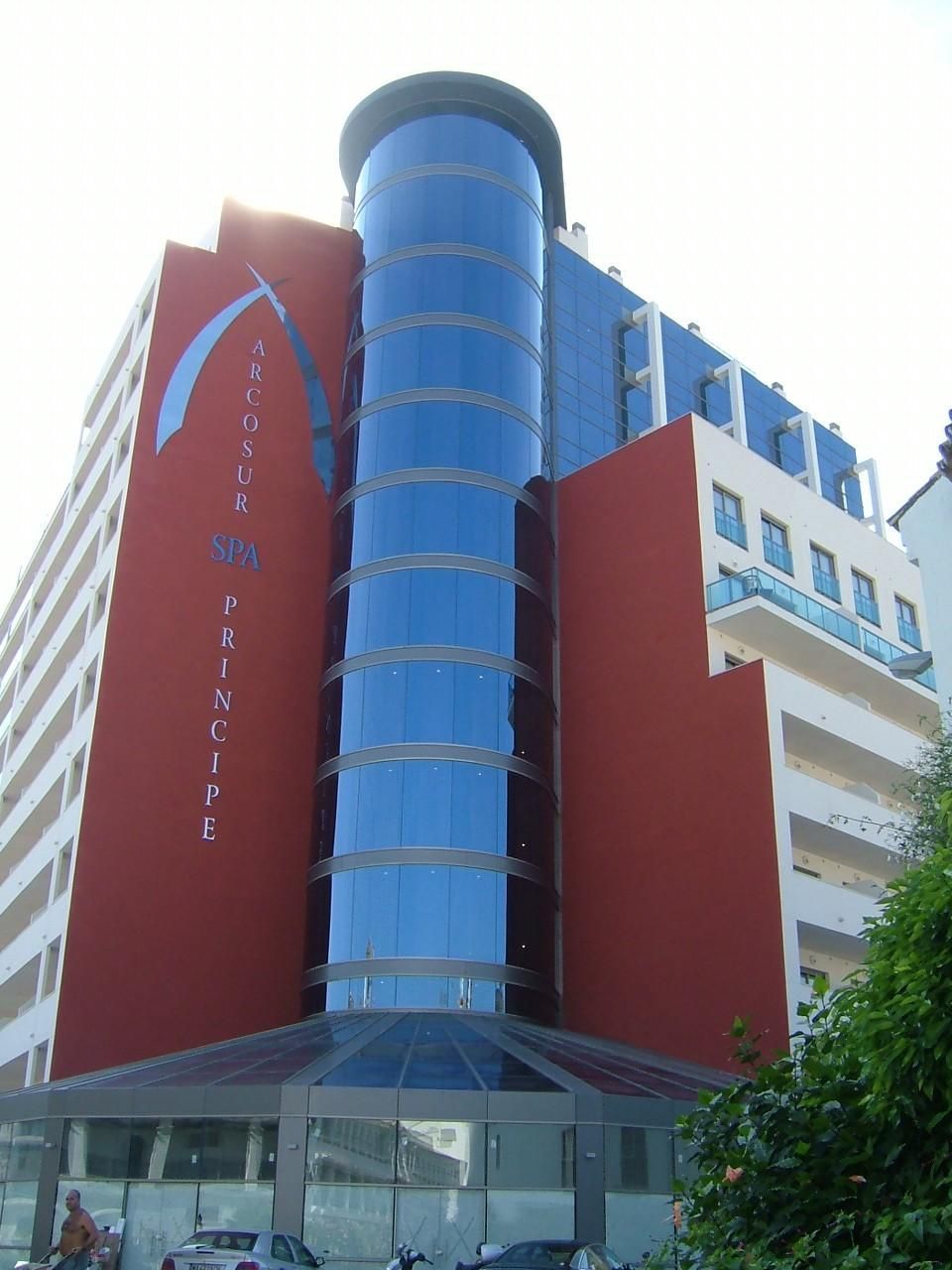 Pierre &